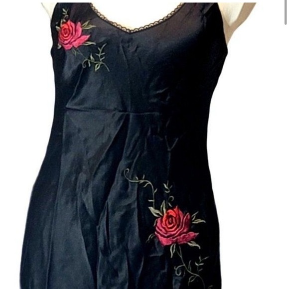 Vintage Victoria's Secret Black Embroidered Slip Dress Gown 100% silk M - Picture 2 of 10